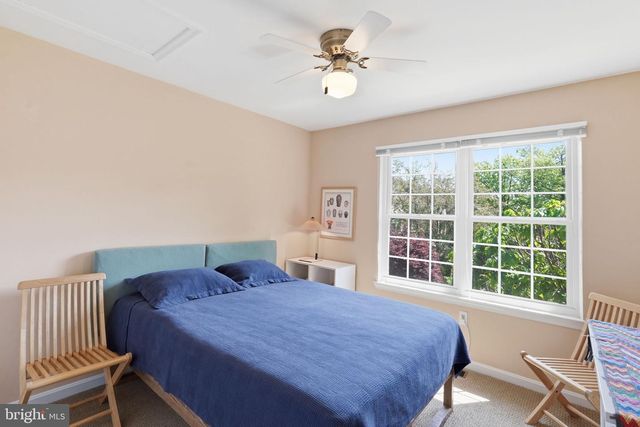 6086 HEATHERWOOD DR, Alexandria, VA 22310