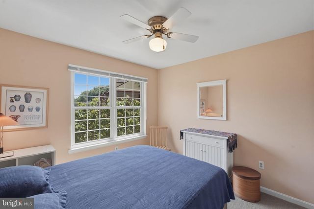 6086 HEATHERWOOD DR, Alexandria, VA 22310