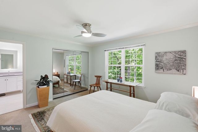 6086 HEATHERWOOD DR, Alexandria, VA 22310