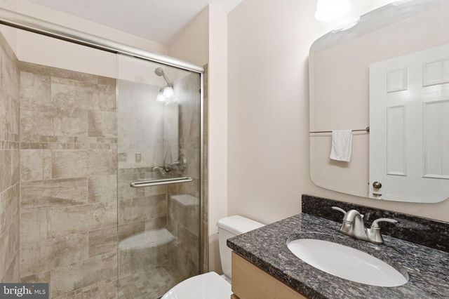 6086 HEATHERWOOD DR, Alexandria, VA 22310