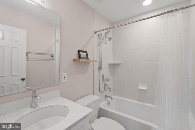 6086 HEATHERWOOD DR, Alexandria, VA 22310