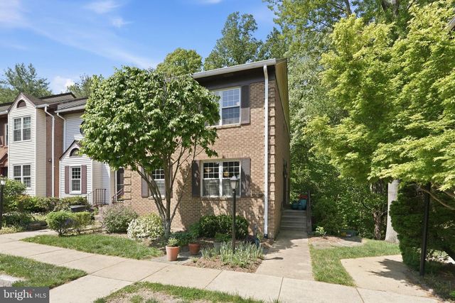 6086 HEATHERWOOD DR, Alexandria, VA 22310