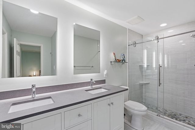 6086 HEATHERWOOD DR, Alexandria, VA 22310