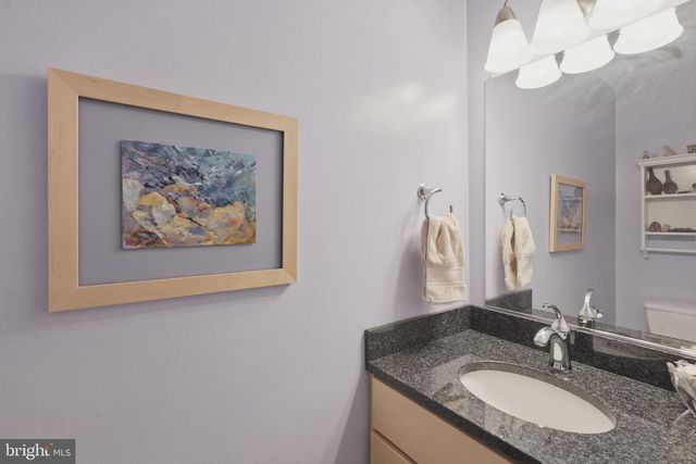 6086 HEATHERWOOD DR, Alexandria, VA 22310