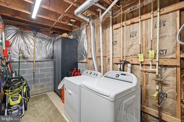 6086 HEATHERWOOD DR, Alexandria, VA 22310