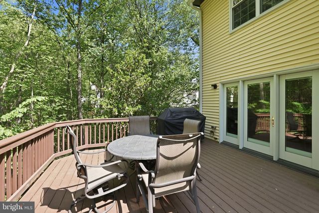 6086 HEATHERWOOD DR, Alexandria, VA 22310