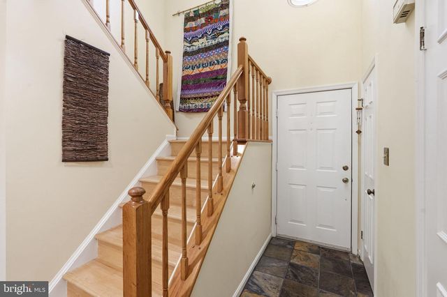 6086 HEATHERWOOD DR, Alexandria, VA 22310