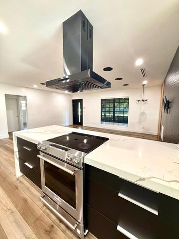 4411 Thomas Street, Hollywood, FL 33021