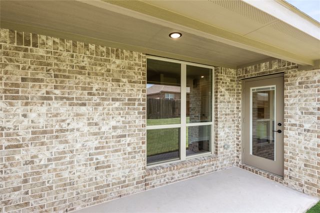 177 Creekside Drive, Sanger, TX 76266
