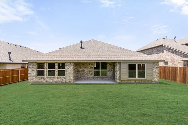 177 Creekside Drive, Sanger, TX 76266
