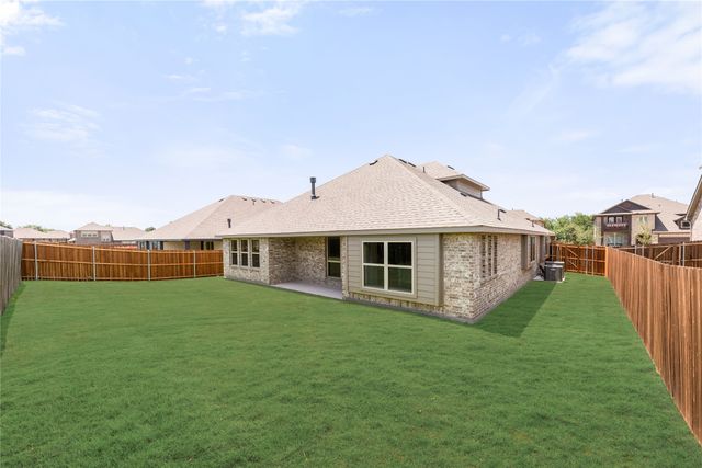 177 Creekside Drive, Sanger, TX 76266