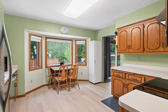 1415 Sycamore Lane N, Plymouth, MN 55441