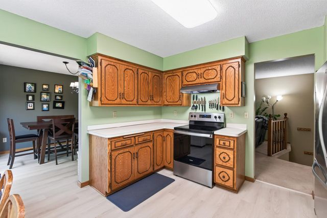 1415 Sycamore Lane N, Plymouth, MN 55441