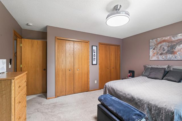 1415 Sycamore Lane N, Plymouth, MN 55441