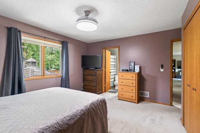 1415 Sycamore Lane N, Plymouth, MN 55441