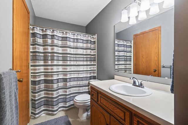 1415 Sycamore Lane N, Plymouth, MN 55441