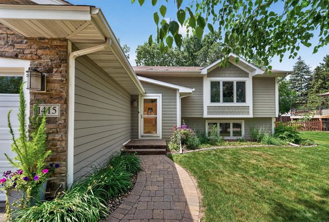 1415 Sycamore Lane N, Plymouth, MN 55441