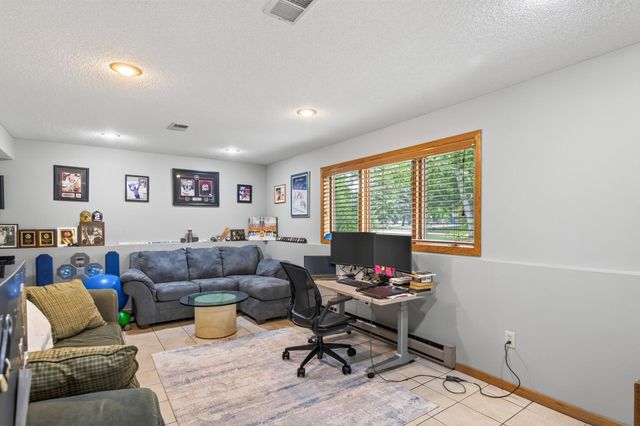 1415 Sycamore Lane N, Plymouth, MN 55441