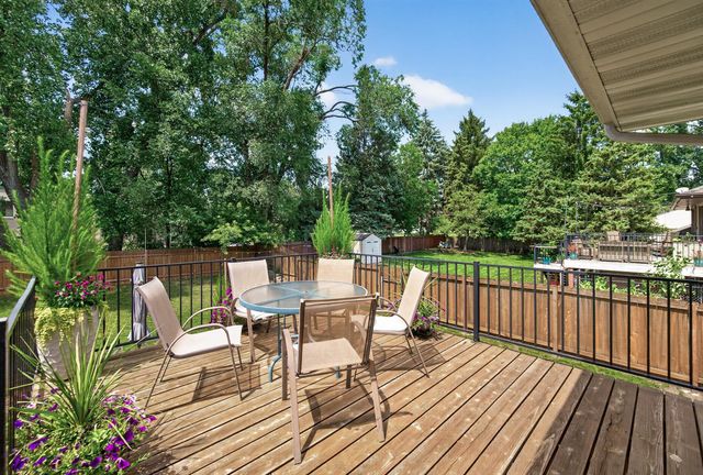 1415 Sycamore Lane N, Plymouth, MN 55441