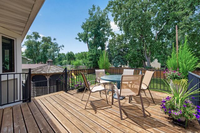 1415 Sycamore Lane N, Plymouth, MN 55441