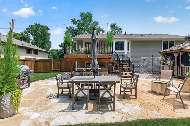 1415 Sycamore Lane N, Plymouth, MN 55441
