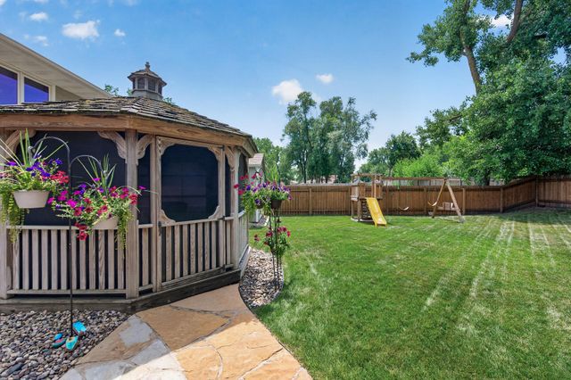 1415 Sycamore Lane N, Plymouth, MN 55441