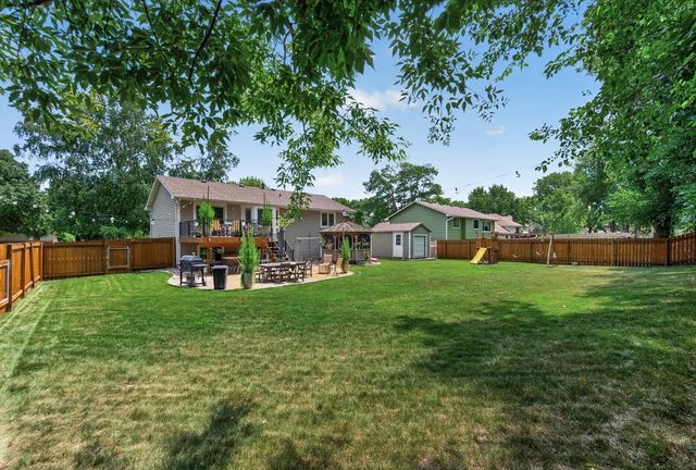 1415 Sycamore Lane N, Plymouth, MN 55441