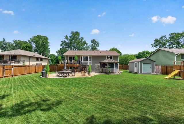 1415 Sycamore Lane N, Plymouth, MN 55441