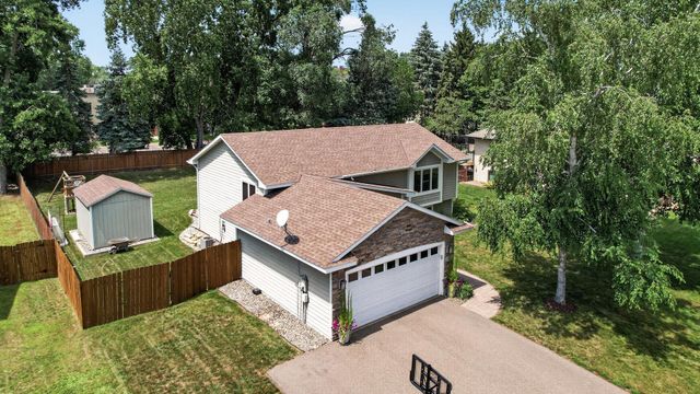 1415 Sycamore Lane N, Plymouth, MN 55441