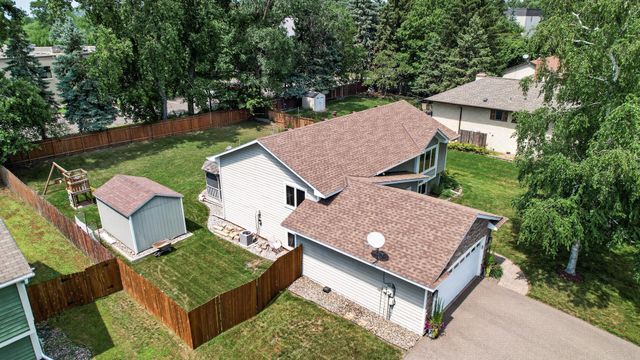 1415 Sycamore Lane N, Plymouth, MN 55441