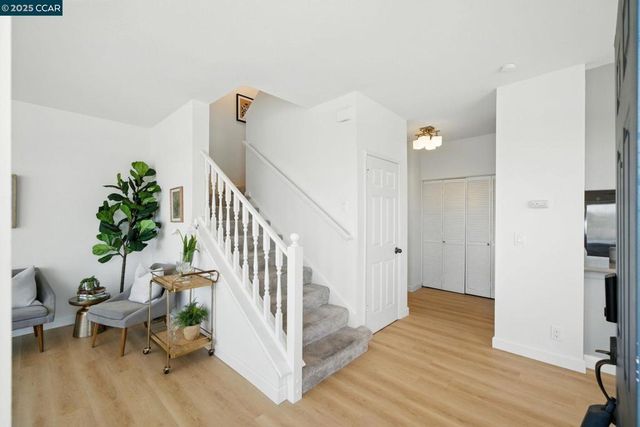 505 Commodore Dr, Richmond, CA 94804