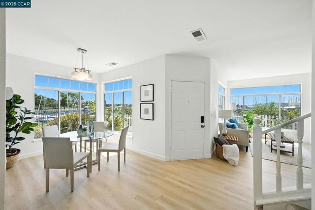 505 Commodore Dr, Richmond, CA 94804