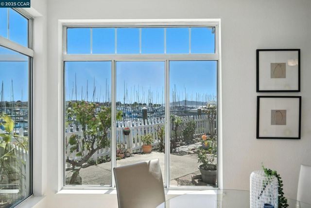 505 Commodore Dr, Richmond, CA 94804