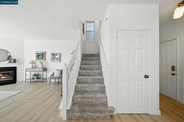 505 Commodore Dr, Richmond, CA 94804