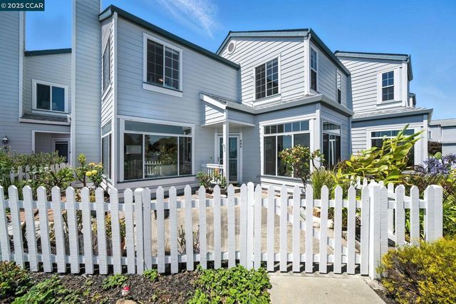 505 Commodore Dr, Richmond, CA 94804