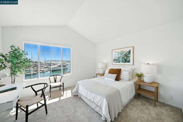 505 Commodore Dr, Richmond, CA 94804