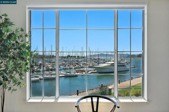 505 Commodore Dr, Richmond, CA 94804