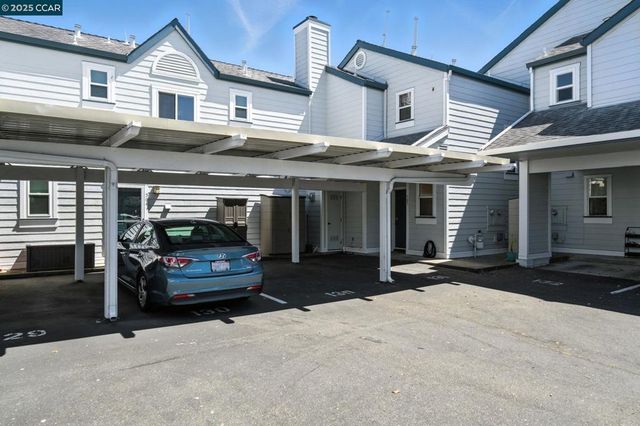 505 Commodore Dr, Richmond, CA 94804