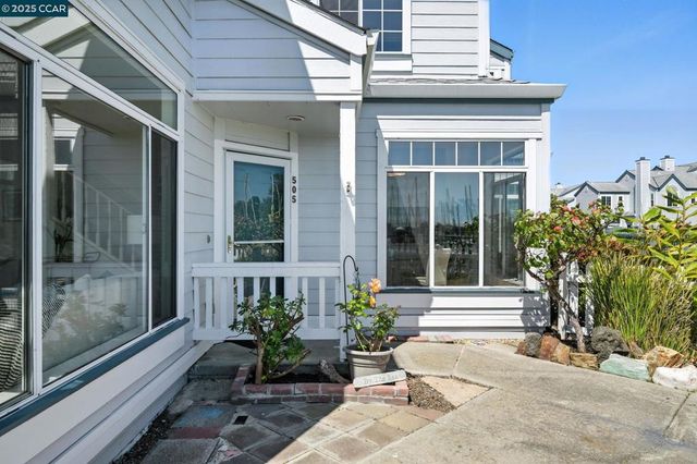 505 Commodore Dr, Richmond, CA 94804