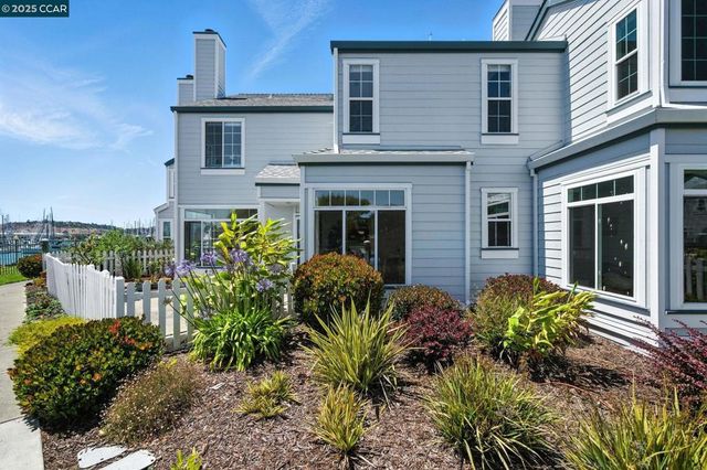 505 Commodore Dr, Richmond, CA 94804