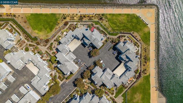 505 Commodore Dr, Richmond, CA 94804