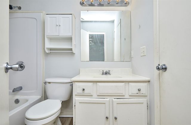 3219 SE 21st Street, Des Moines, IA 50320