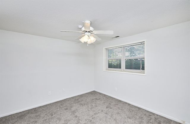 3219 SE 21st Street, Des Moines, IA 50320