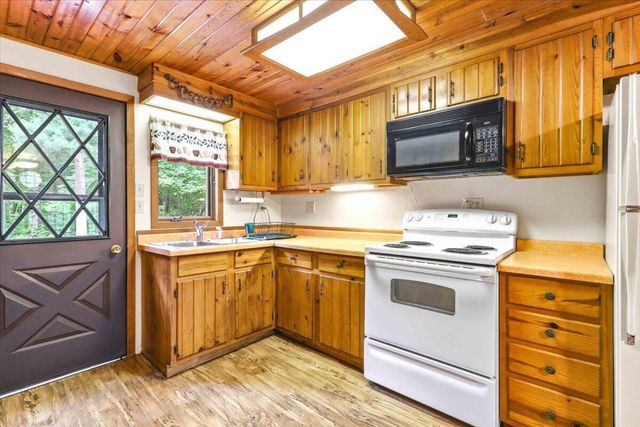 N9261 Perkins ROAD, Mindoro, WI 54644