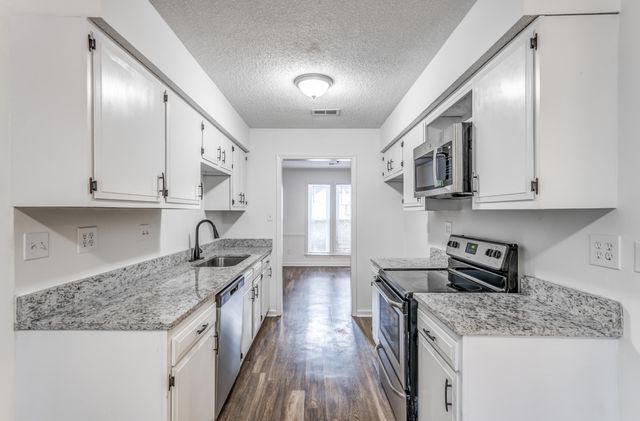 1320 FOX TRACE DR, Memphis, TN 38016