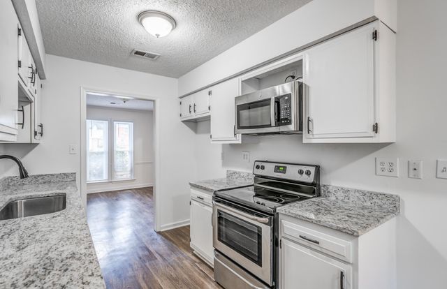 1320 FOX TRACE DR, Memphis, TN 38016