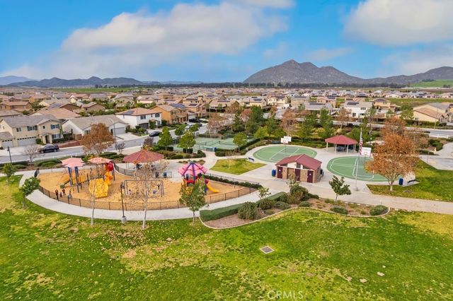 32057 Rambling Court, Winchester, CA 92596