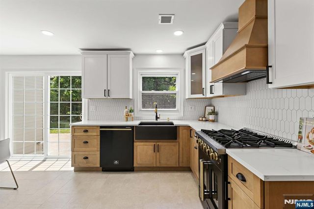 23 John Street, Emerson, NJ 07630