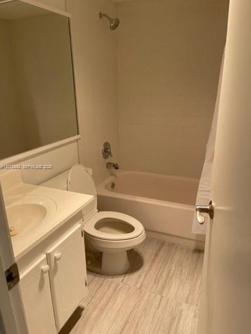 384 Durham L 384, Deerfield Beach, FL 33442