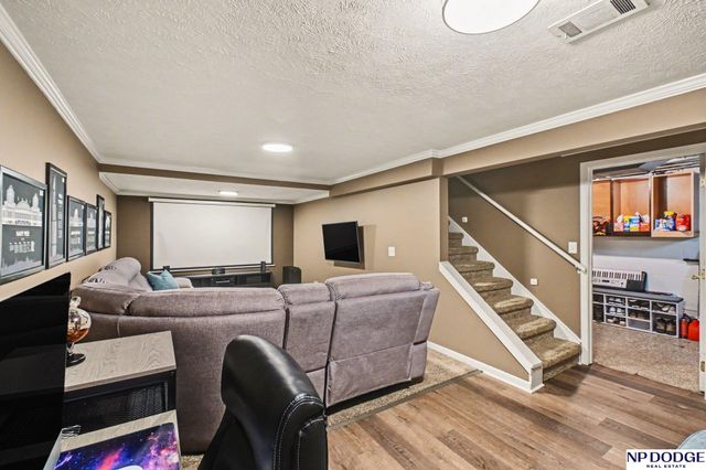 11125 Leavenworth Street, Omaha, NE 68154